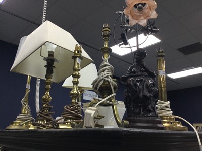 Lot 554 - A LOT OF BRASS TABLE LAMPS