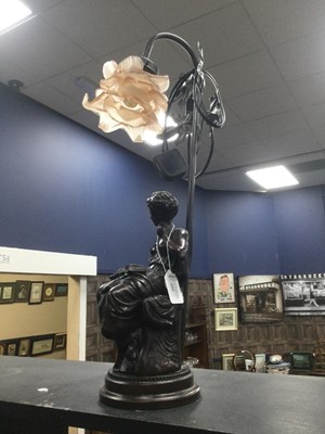 Lot 555 - AN ART NOUVEAU STYLE FIGURAL TABLE LAMP