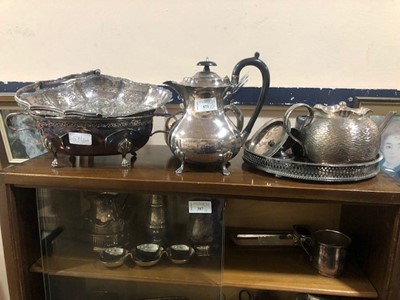 Lot 571 - A LOT OF SILVER PLATED AND OTHER ITEMS INCLUDING A TOAST RACK AND TEA POTS