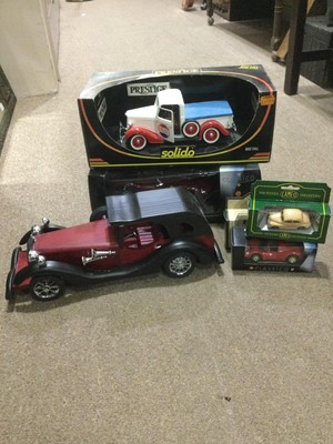 Lot 495 - A COLLECTION OF MODEL VEHICLES