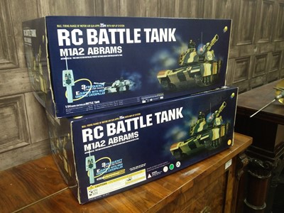 Lot 517 - A PAIR OF ABRAMS M1A2 REMOTE CONTROL BATTLE TANKS