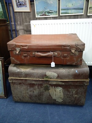 Lot 580 - A VINTAGE CABIN TRUNK AND A LEATHER SUITCASE