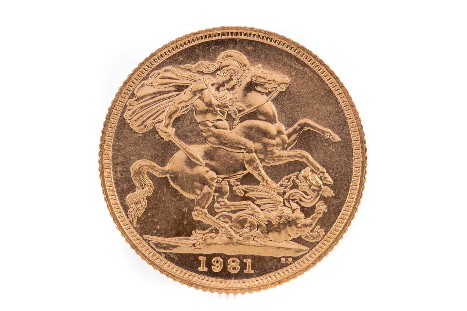 Lot 92 - AN ELIZABETH II GOLD SOVEREIGN DATED 1981