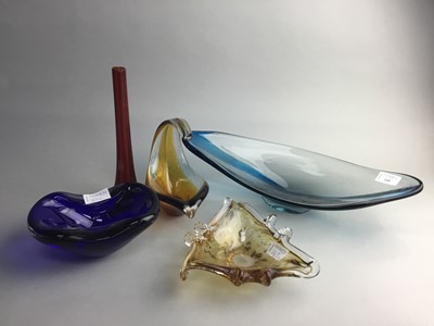 Lot 149 - A COLLECTION OF ART GLASS