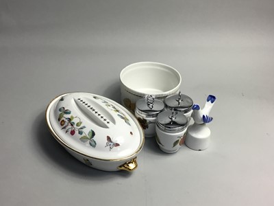 Lot 351 - A LOT OF SIX ROYAL WORCESTER EGG CODDLERS, COUNT CHINA PART TEA SEVRICE AND OTHER CERAMICS
