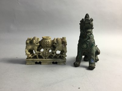 Lot 243 - A CHINESE SOAPSTONE BRUSHPOT AND A METAL FOE DOG