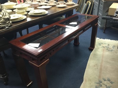 Lot 319 - A CHINESE STYLE HALL TABLE
