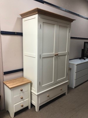 Lot 314 - A MODERN WARDROBE AND A PAIR OF BEDSIDE CHESTS