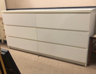 Lot 379 - A MODERN WHITE PAINTED CHEST OF SIX DRAWERS