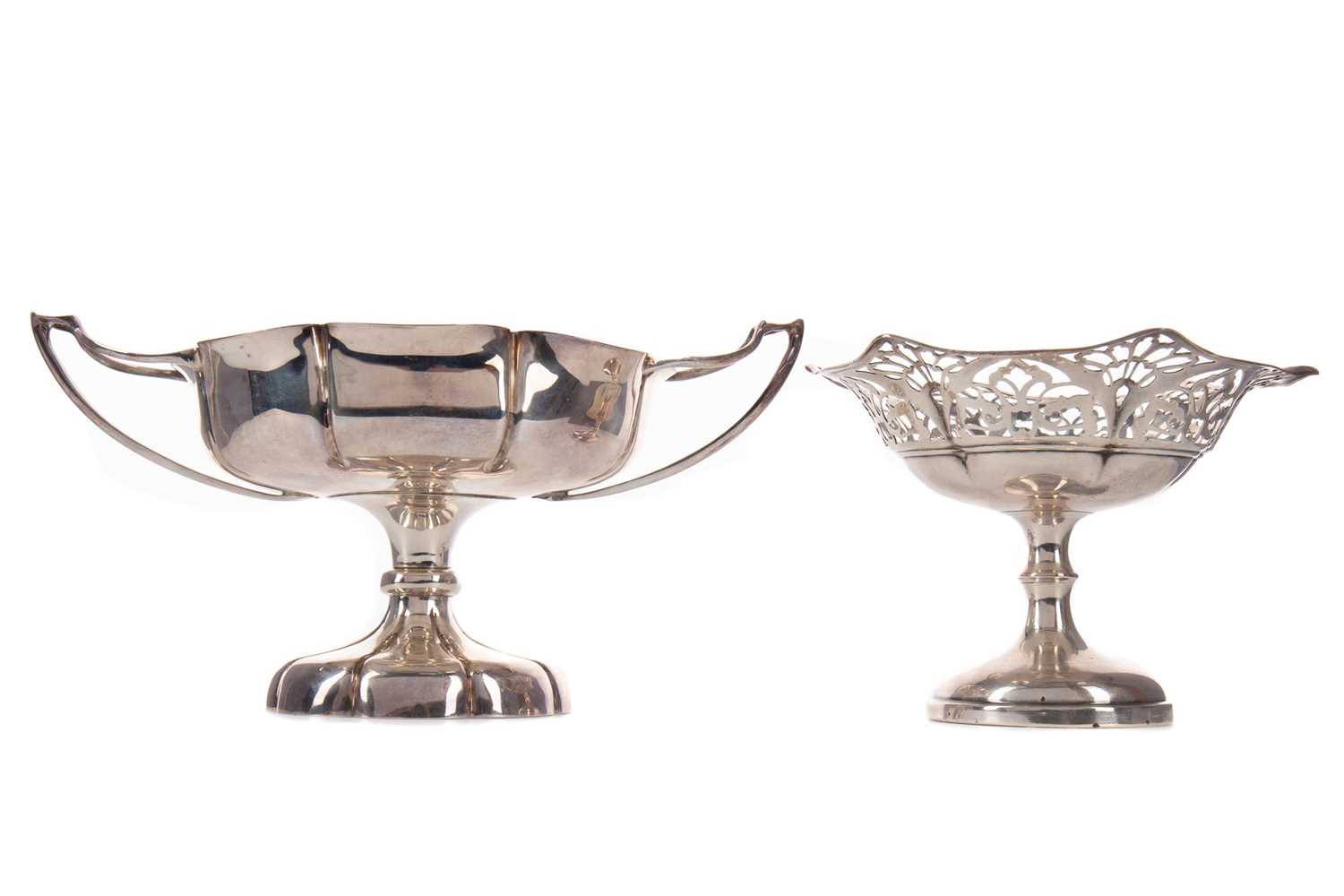 Lot 433 - AN EDWARDIAN SILVER BONBON DISH AND ANOTHER