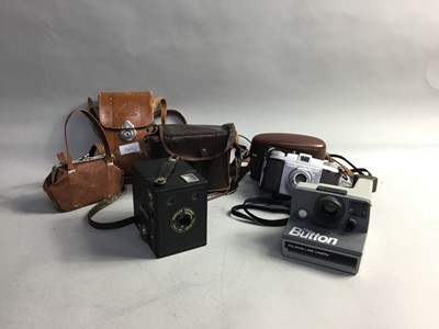 Lot 467 - A KODAK BROWNIE CAMERA AND OTHER CAMERAS