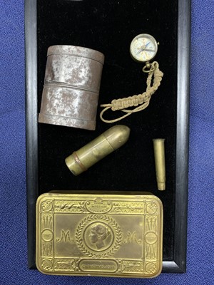 Lot 32A - A LOT OF WWI ITEMS