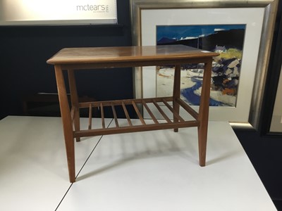 Lot 259 - A MID CENTURY COFFEE TABLE