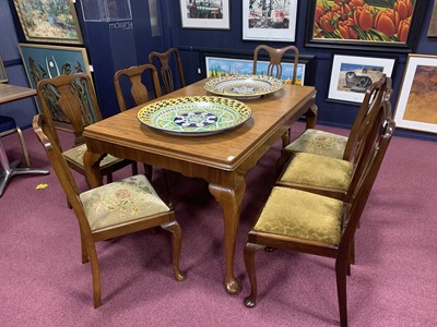 Lot 300A - A MAHOGANY EXTENDING DINING TABLE