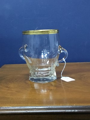 Lot 37 - AN EARLY 20TH CENTURY CONTINENTAL GLASS VASE