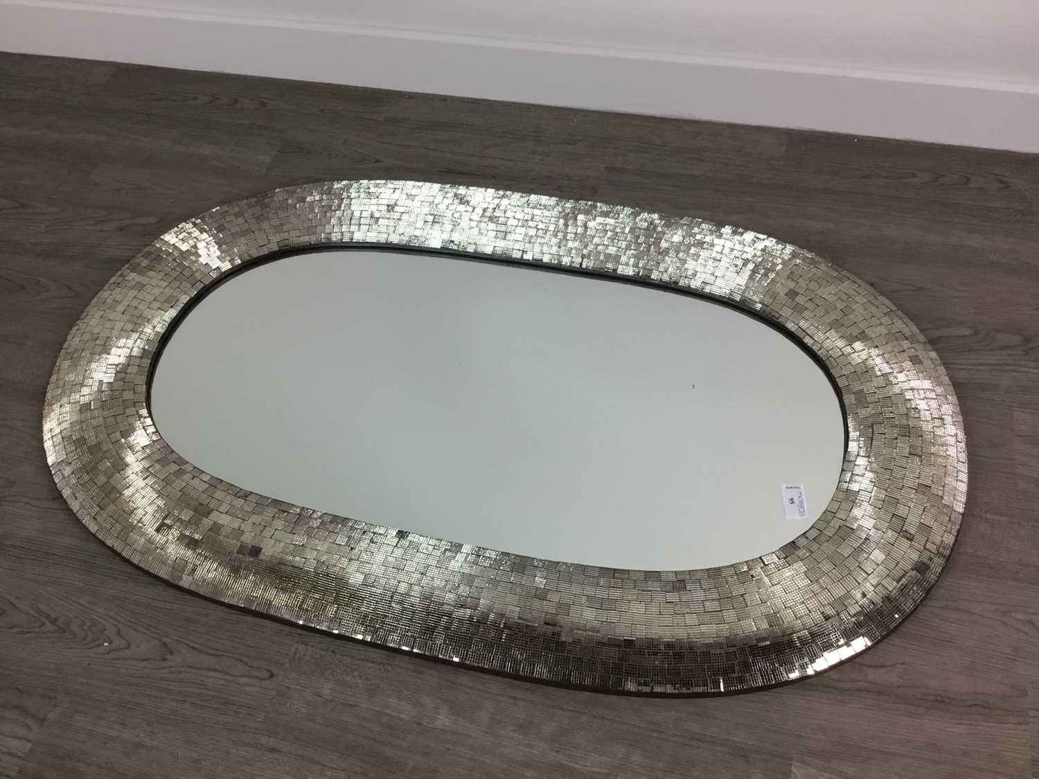 Lot 95 - A MODERN OVAL WALL MIRROR IN A MIRRORED MOSAIC TYPE FRAME