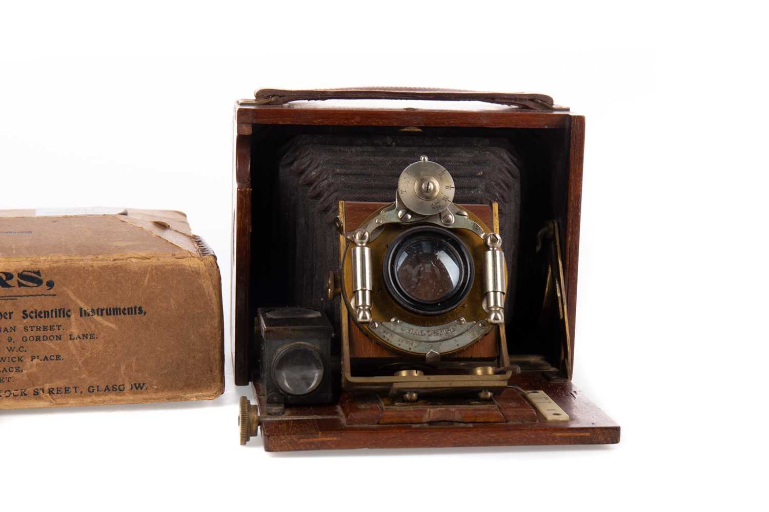 Lot 1187 - AN EARLY 20TH CENTURY 'CHALLENGE' PLATE CAMERA