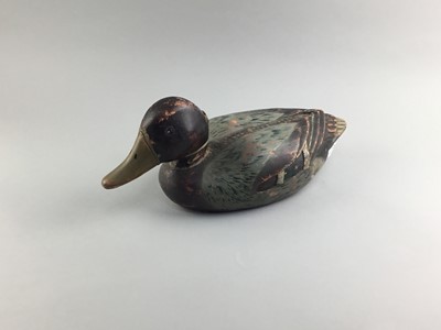 Lot 146 - A PAINTED WOOD DECOY DUCK