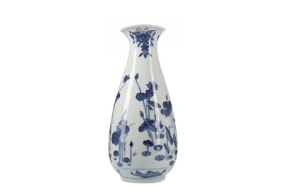 Lot 1656 - A 20TH CENTURY CHINESE BLUE AND WHITE VASE