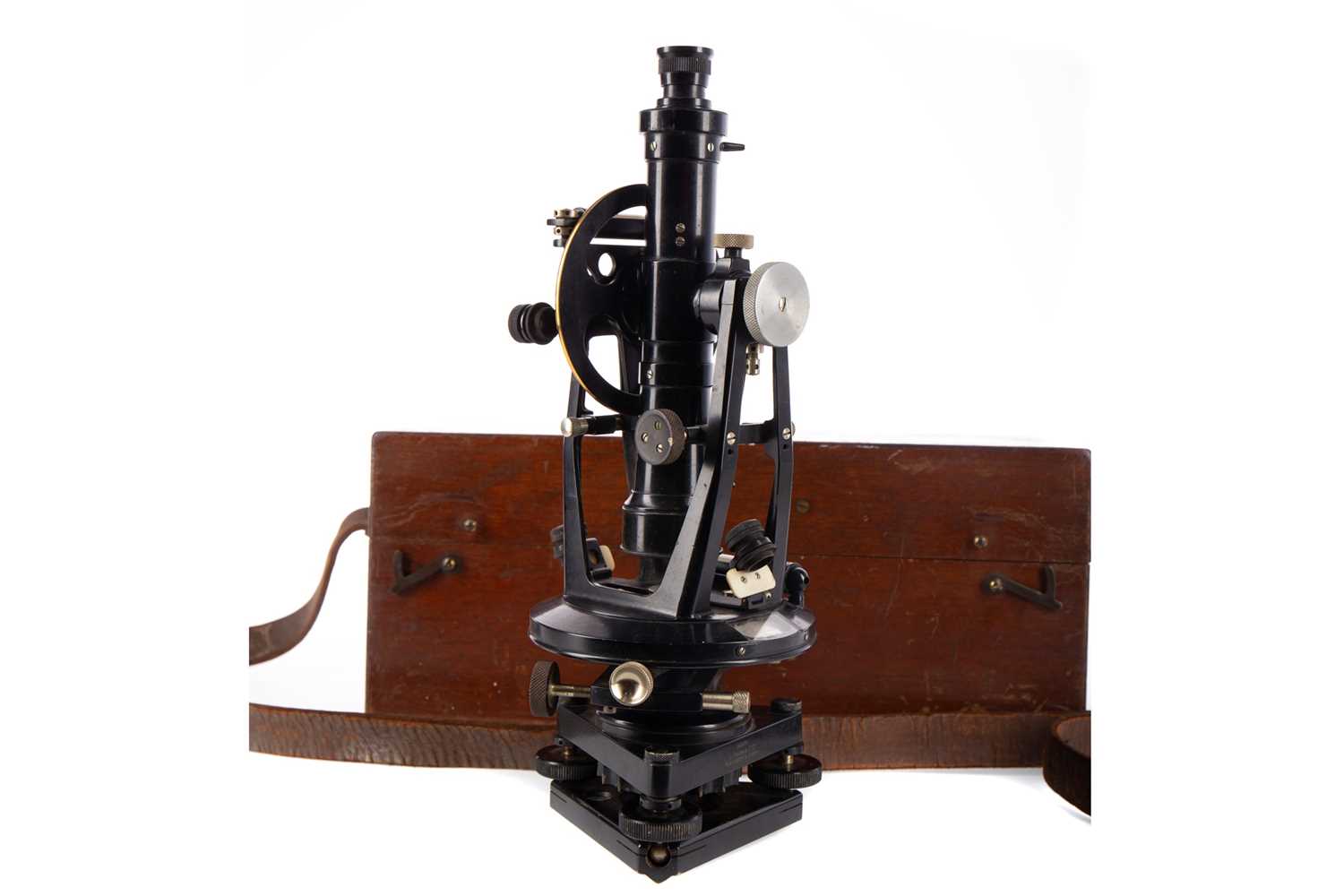 Lot 1191 - AN EARLY 20TH CENTURY THEODOLITE BY E.R WATTS & SON
