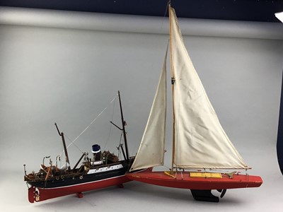 Lot 286 - A LOT OF THREE MODEL BOATS