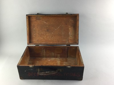 Lot 292 - A VINTAGE WOODEN TOOL BOX