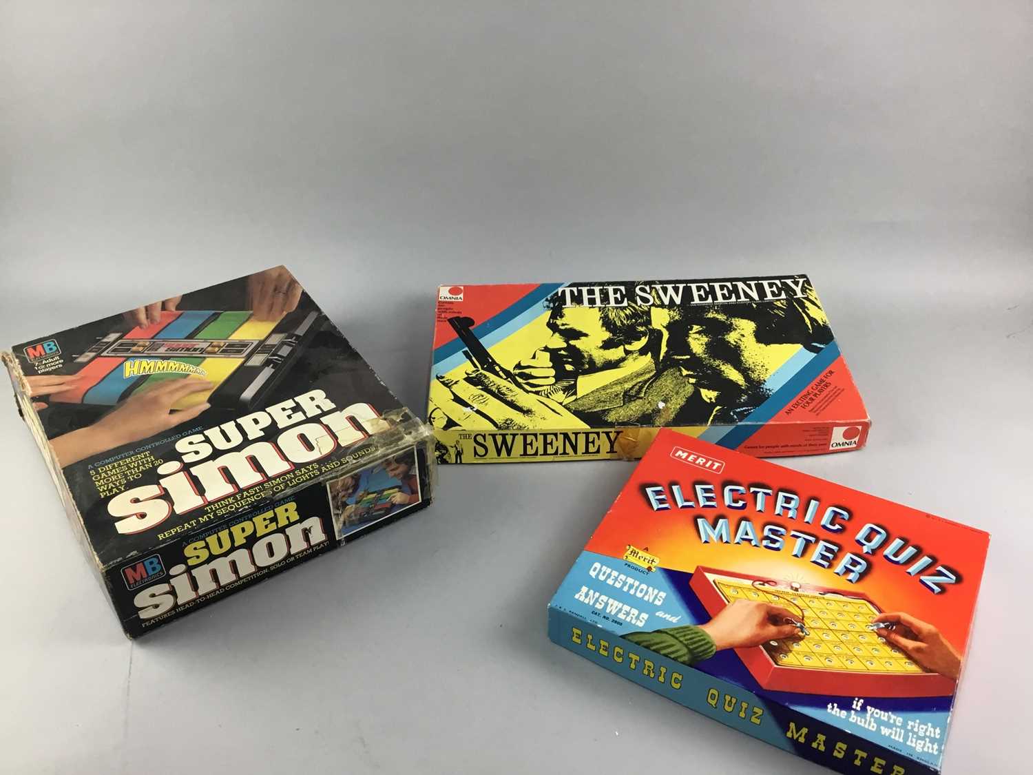 Lot 293 - A LOT OF BOXED SCALEXTRIC AND OTHER GAMES