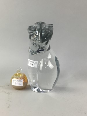 Lot 326 - A HEAVY CLEAR GLASS FIGURE OF A CAT AND SMALL APPLE PAPERWEIGHT