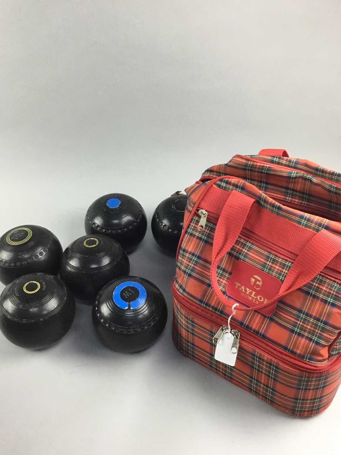 Lot 384 - A LOT OF EIGHT LAWN BOWLS