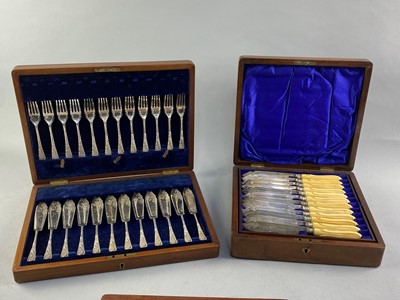 Lot 270A - A LOT OF SILVER PLATED FISH CUTLERY IN FITTED CASES