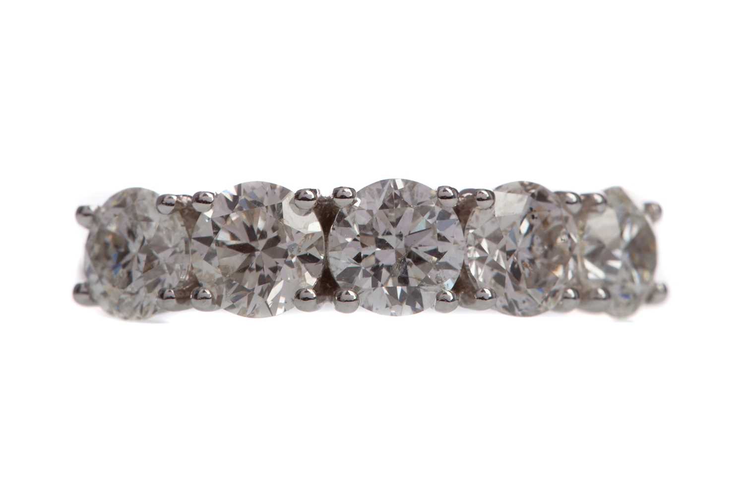 Lot 505 - A CERTIFICATED DIAMOND FIVE STONE RING