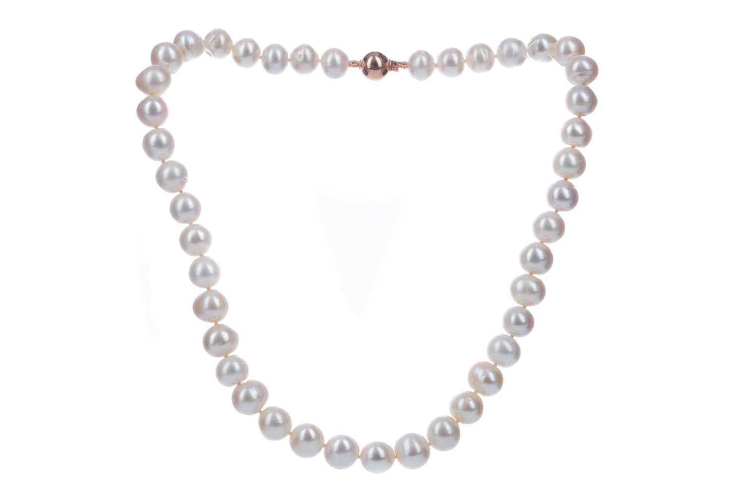 Lot 372 - A STRING OF PEARLS