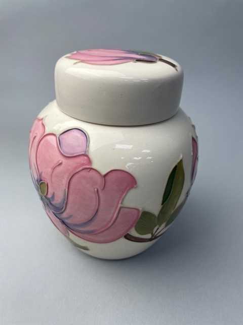 Lot 12 - A MOORCROFT GINGER JAR WITH COVER
