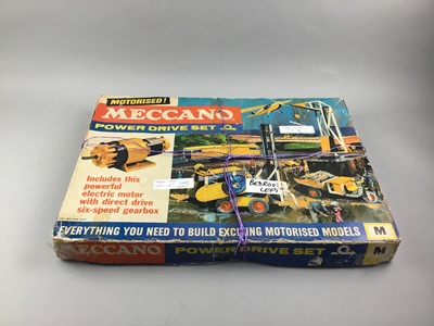 Lot 36 - A MECCANO SET, MODEL RAILWAY AND OTHER GAMES