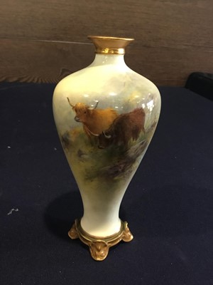 Lot 1084 - A ROYAL WORCESTER VASE BY HARRY STINTON