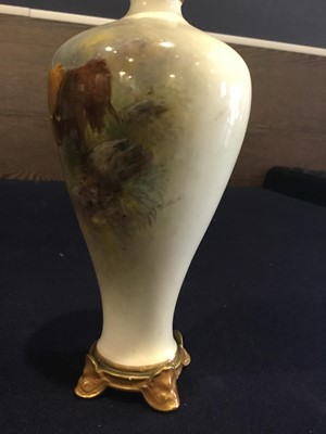 Lot 1084 - A ROYAL WORCESTER VASE BY HARRY STINTON