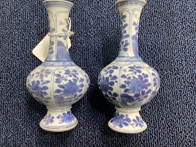 Lot 1729 - A PAIR OF 20TH CENTURY CHINESE BLUE AND WHITE VASES