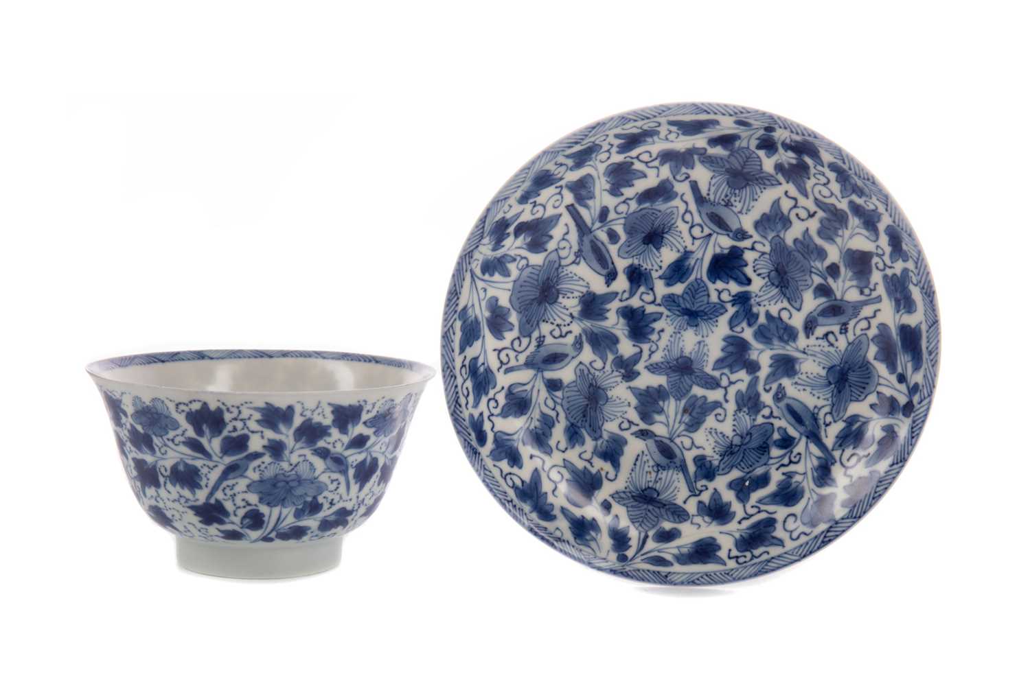 Lot 1783 - A 20TH CENTURY CHINESE BLUE AND WHITE BOWL ON STAND