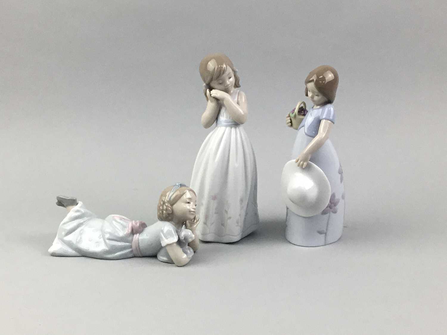 Lot 47 - A LOT OF THREE LLADRO FIGURES IN ORIGINAL BOXES