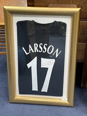 Lot 242 - A 'LARSSON 17' TOP AND A PRINT