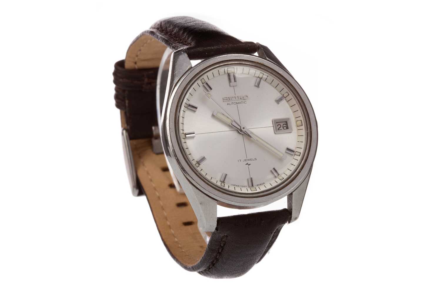 Lot 725 - A GENTLEMAN'S SEIKO STAINLESS STEEL AUTOMATIC WRIST WATCH
