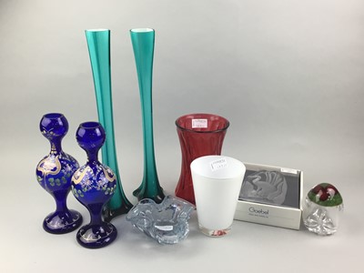 Lot 147 - A GOEBEL GLASS PAPERWEIGHT AND OTHER ART GLASS ITEMS