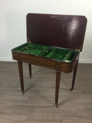Lot 266 - AN EARLY 20TH CENTURY MAHOGANY CANTEEN TABLE