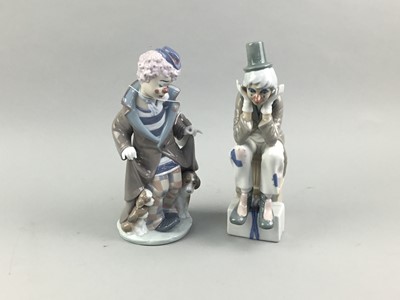 Lot 121 - A LLADRO FIGURE OF A CLOWN AND ANOTHER CLOWN FIGURE