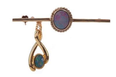 Lot 422 - AN OPAL DOUBLET PENDANT AND BROOCH