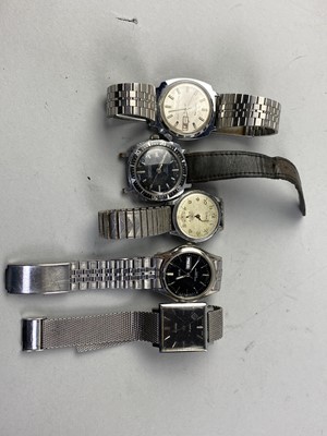 Lot 236 - A LOT OF VARIOUS COSTUME WATCHES