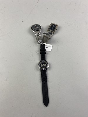 Lot 257 - A LOT OF THREE GENT'S FASHION WATCHES