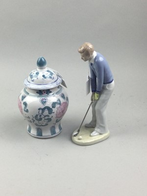 Lot 268 - A LOT OF TWO SETS OF COLLECTOR'S PLATES, A GOLFER AND A GINGER JAR