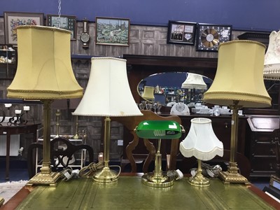 Lot 333 - A PAIR OF BRASS CORINTHIAN PILLAR TABLE LAMPS WITH SHADES AND OTHER LAMPS