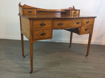 Lot 716 - A SATINWOOD SIDE TABLE